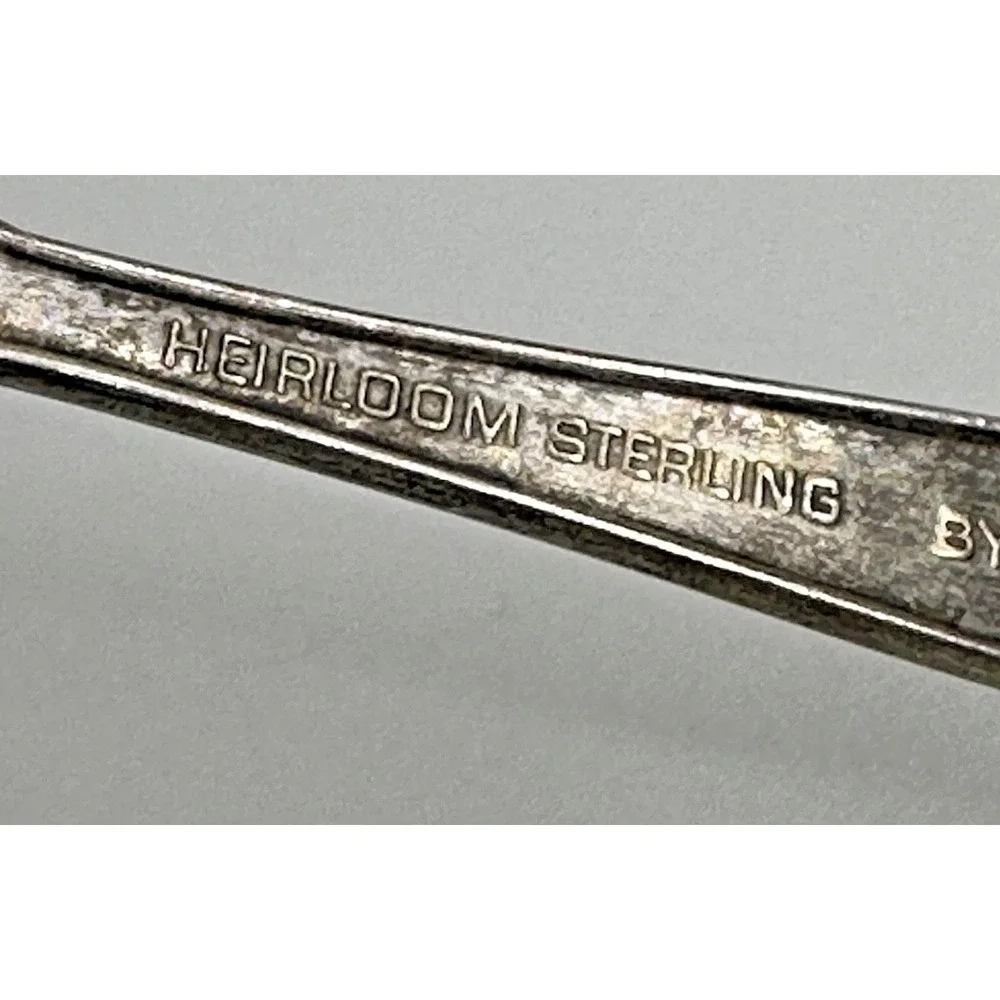 Oneida Heirloom GRANDEUR Sterling Silver SHELL SUGAR SPOON 6
